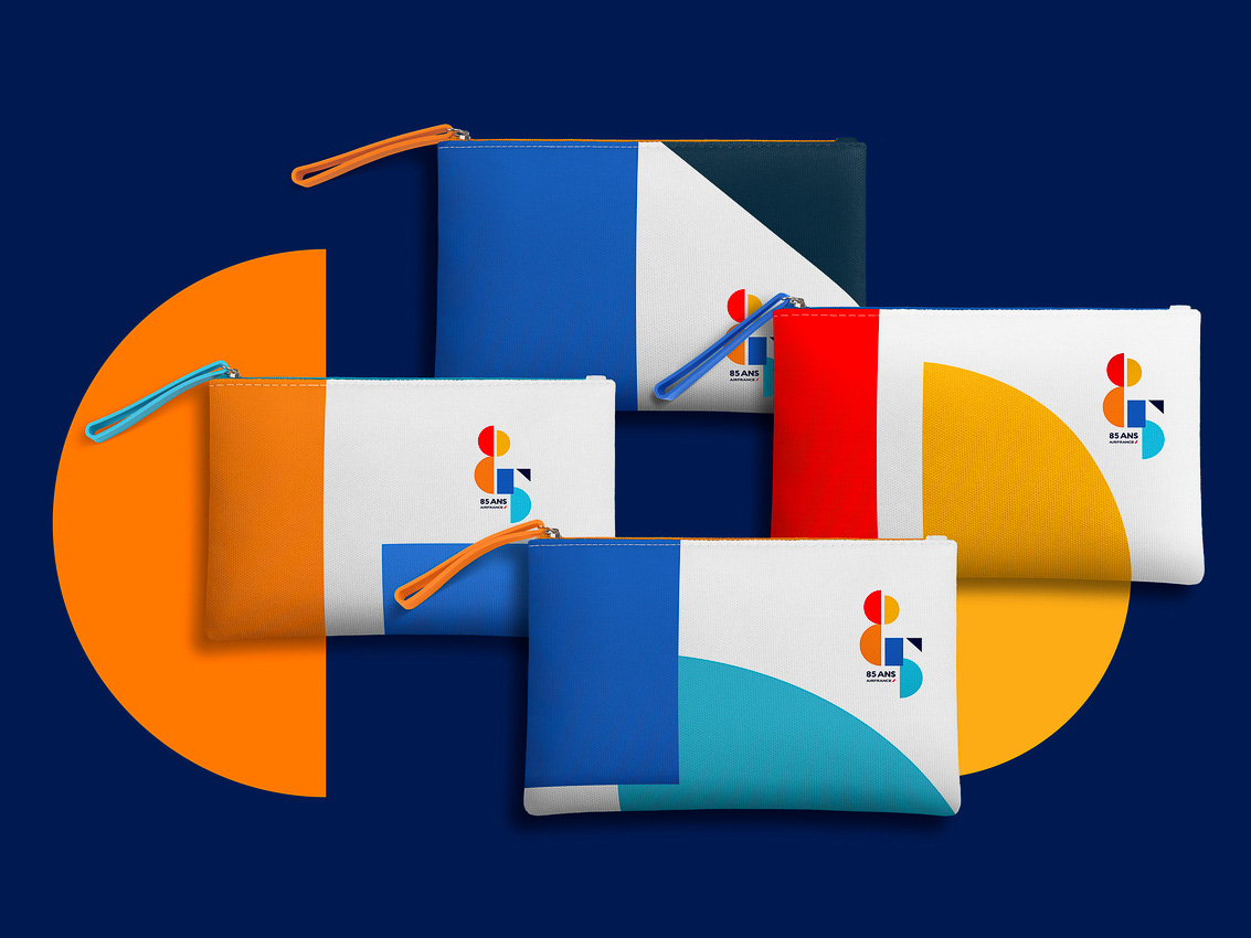 エールフランス、創立85周年記念デザインのアメニティポーチ。ビジネス