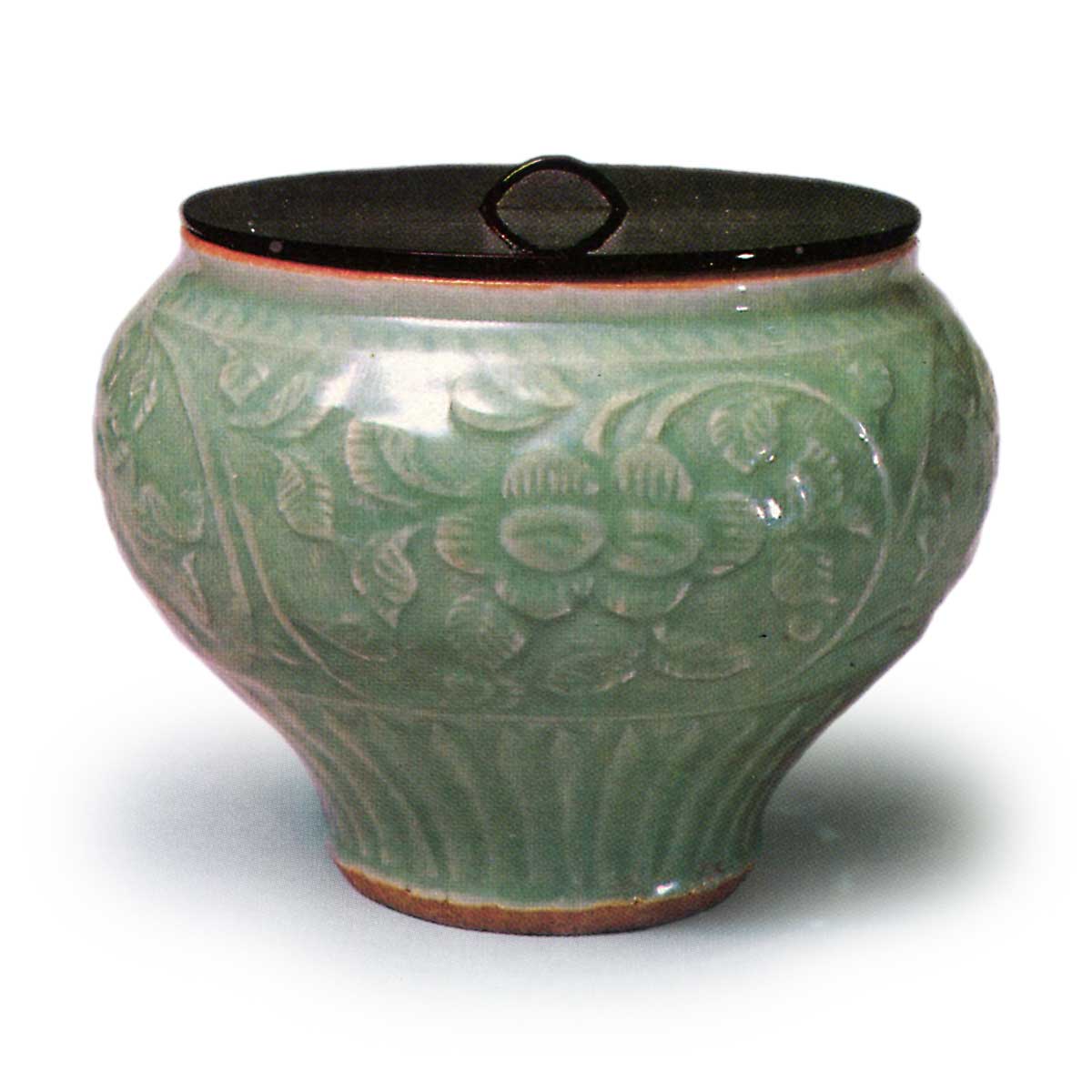 青磁浮牡丹酒会水指 せいじうきぼたんしゅかいみずさし | 鶴田 純久の