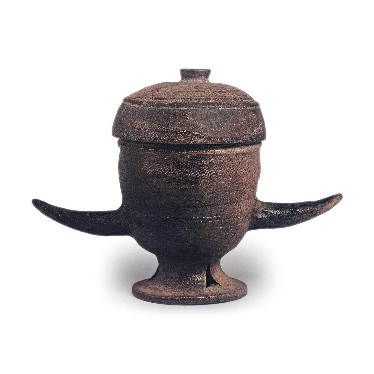 須恵器 双角付有蓋台付盌 | 鶴田 純久の章 お話