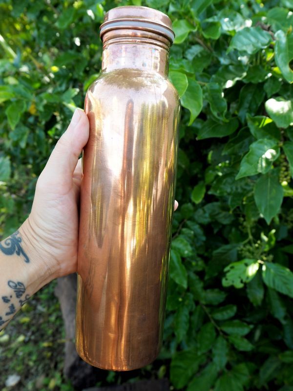銅ボトルでアーユルヴェーダライフを♪銅イオンで残留塩素除去！