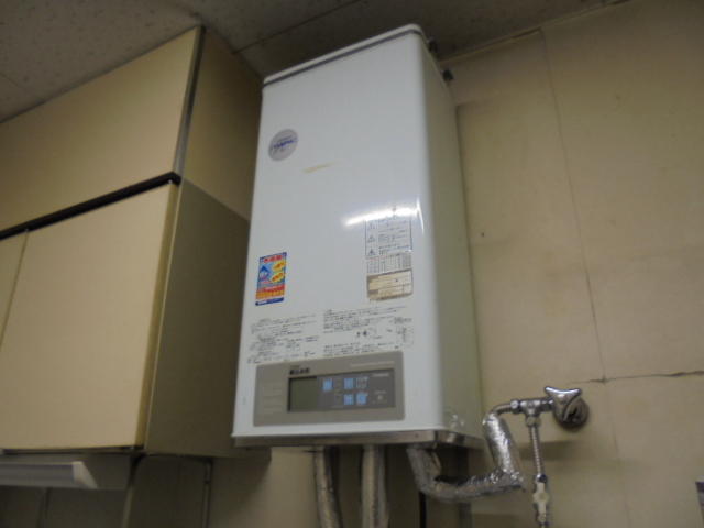 日本イトミック EW-40N3B-BT貯湯式電気湯沸器 壁掛型 単相200V