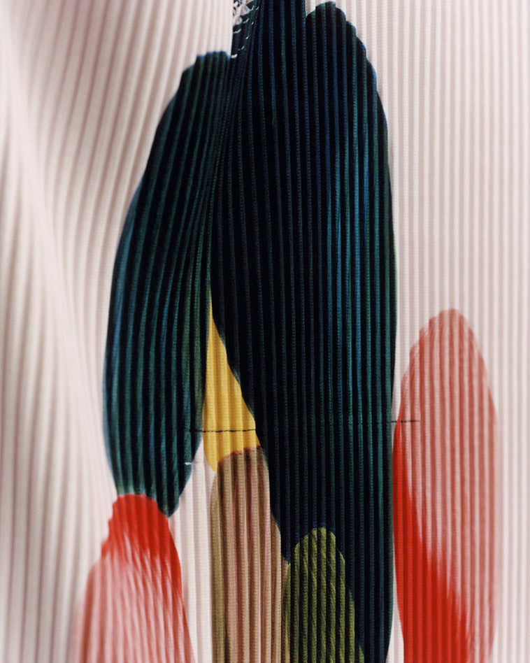 オムプリッセ ロナンブルレック DRAWING PLEATS Issey Miyake turns