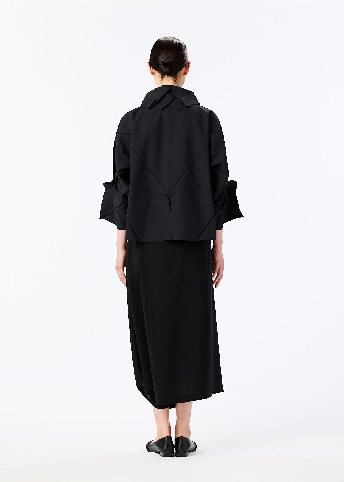 132 5. SOLID – ISSEY MIYAKE ONLINE STORE