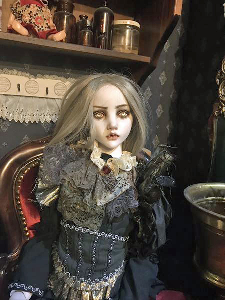 Mari Shimizu 「ヴァンパイア」 淑女雑貨Toe Cocotte