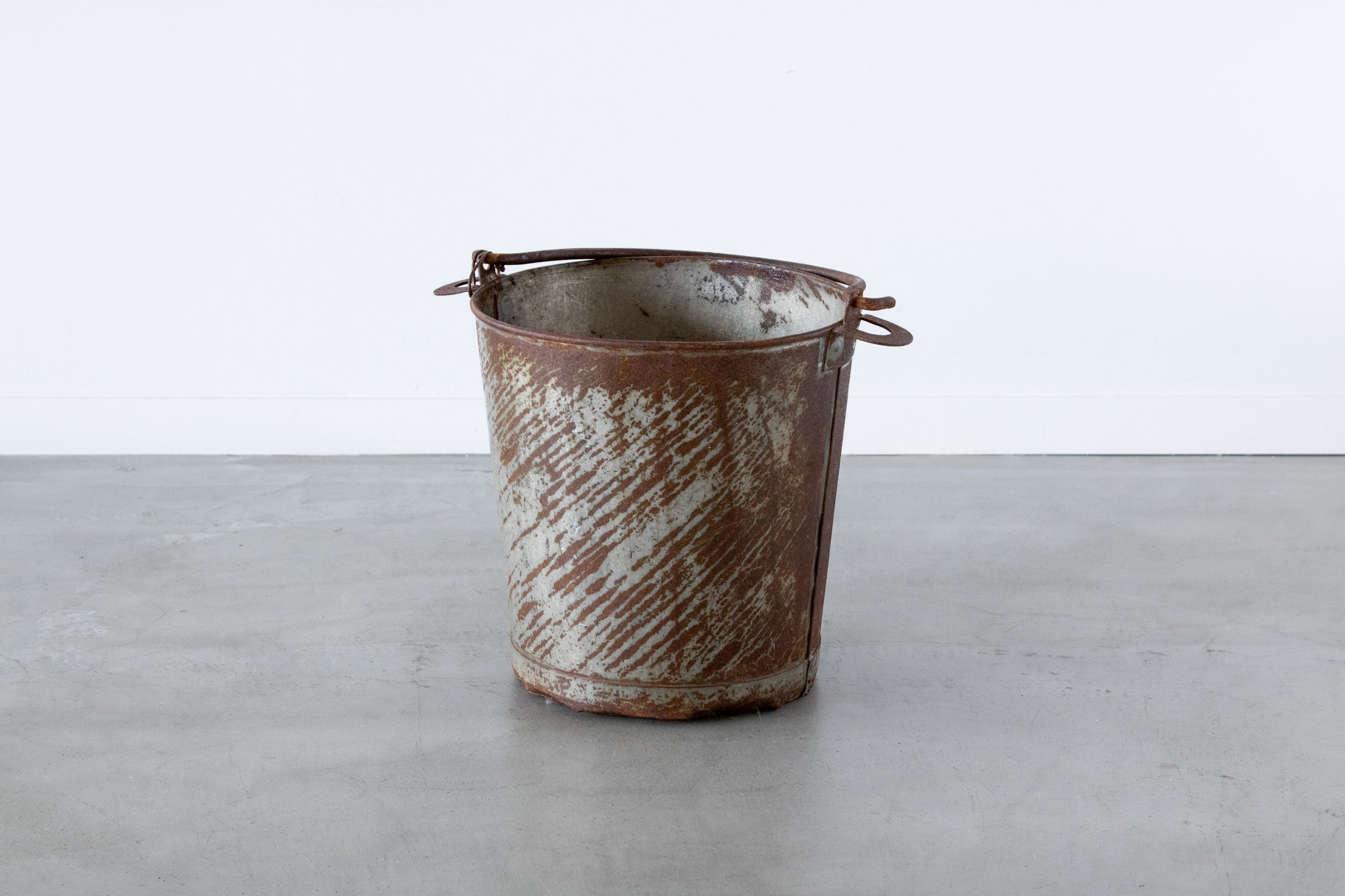 B013 ビンテージ｜金属製のバケツ – tefu vintaging-supplies
