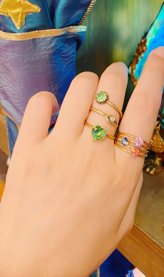 ウランガラス 燐光の国の宝石指輪(レアカット・レアカラー)/16周年の月