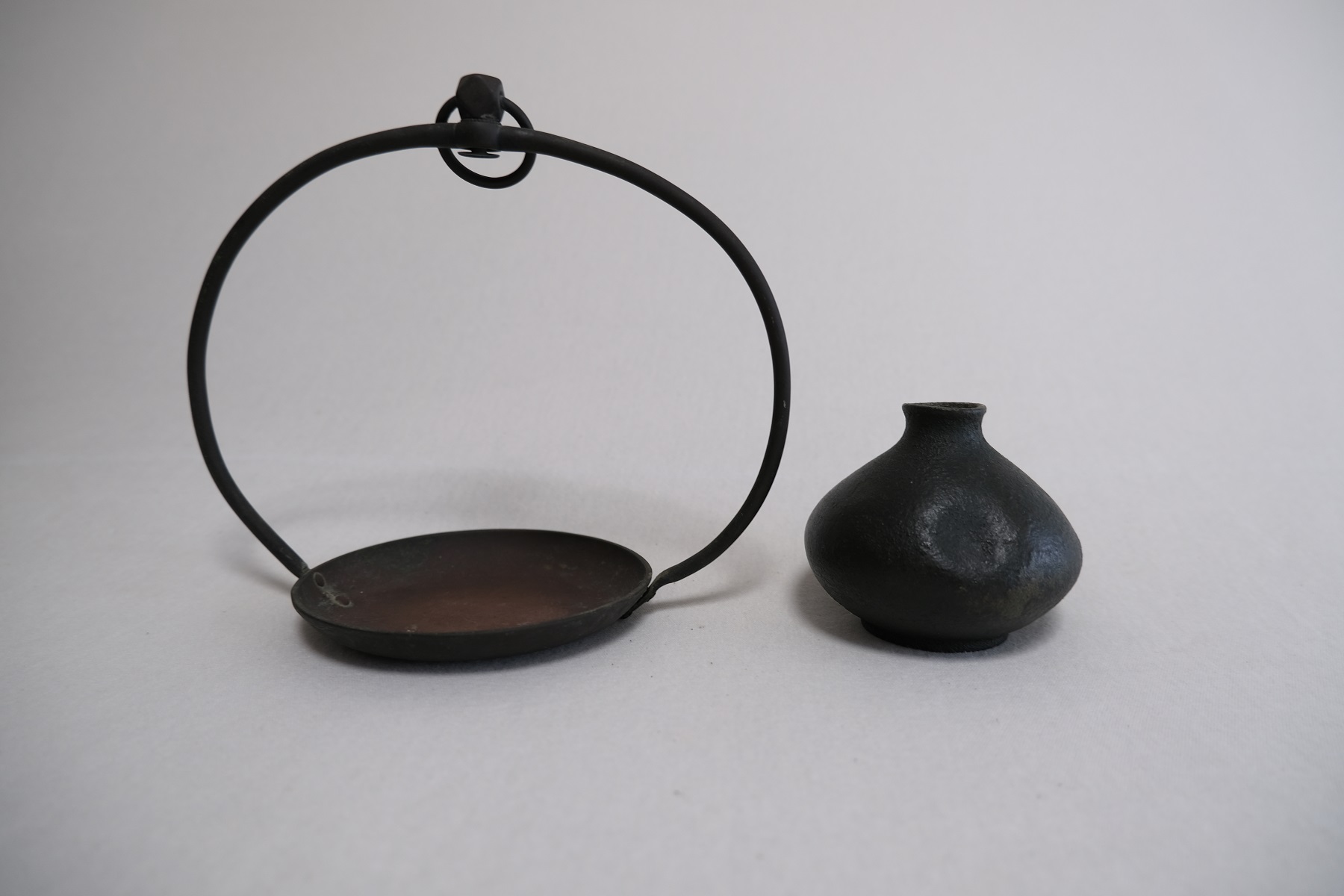 銅製灯火器吊台付花瓶 | ココロバエ 〜Cocorobae〜 アンティーク雑貨