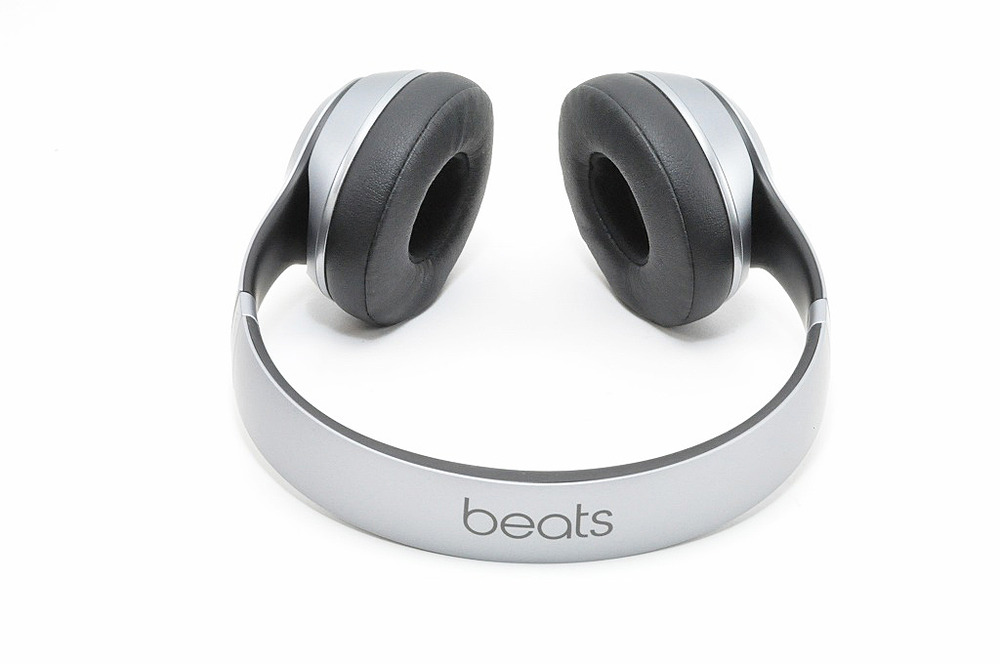 値下beatssolo2 wireless シルバー Beats Solo2 Wireless 美品