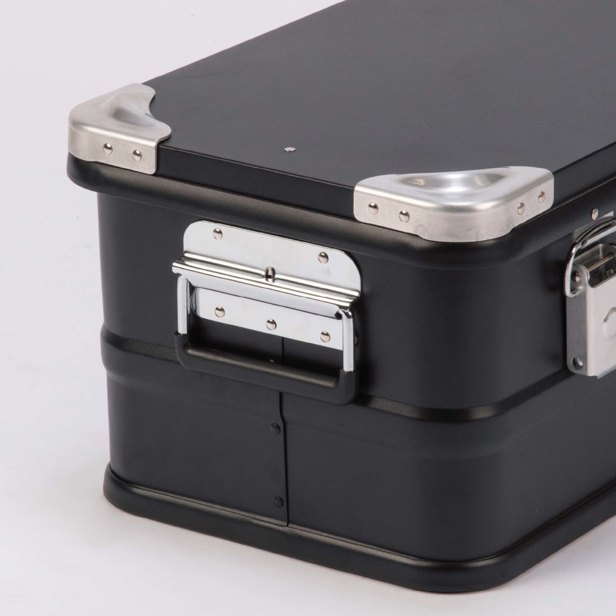 ブラック アルミコンテナボックス 30L - アウトドア・キャンプ用品