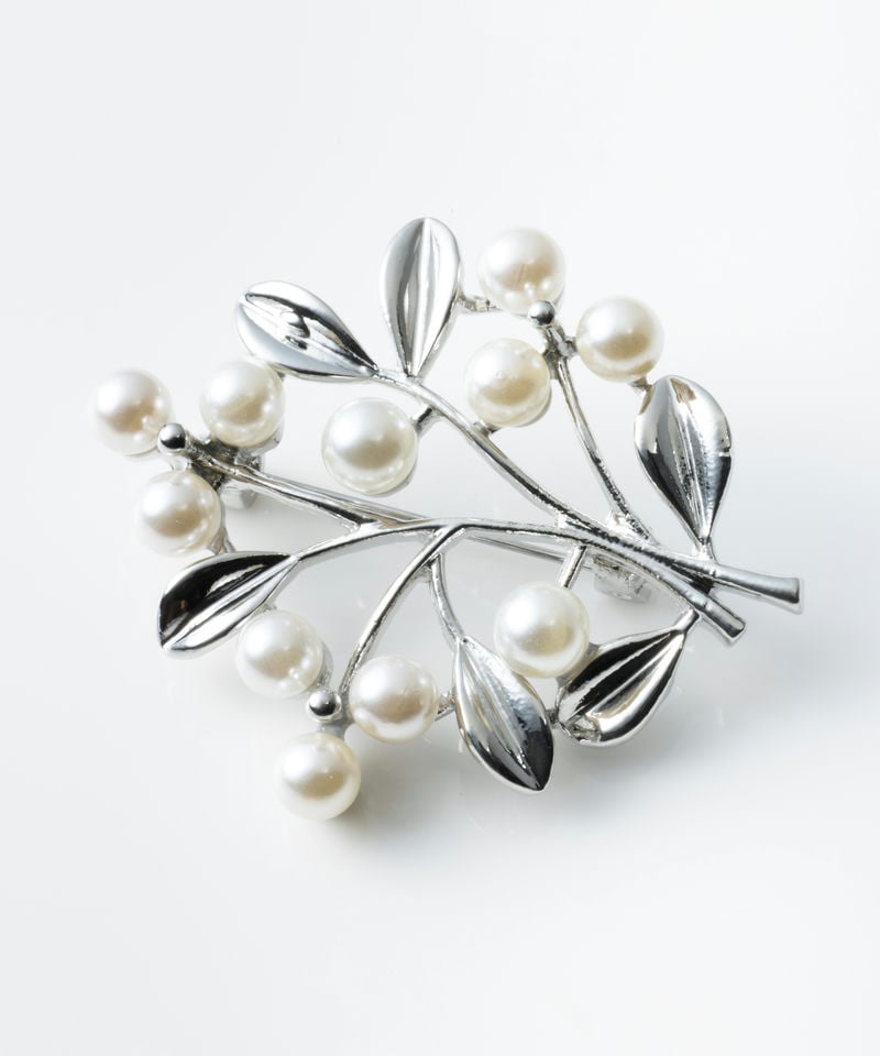 NOELSarah Coventry 葉のモチーフ ブローチ 10%オフ♪ NOELSarah