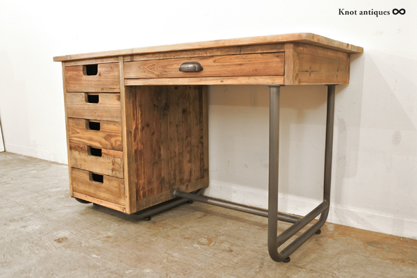 デスクの買取について（クラッシュゲート ノットアンティークス