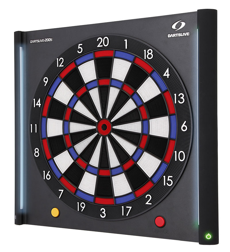 スマホと繋いで、家でも“お店の迫力演出”を 家庭用ダーツボード