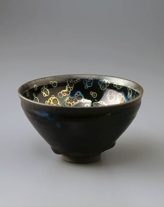 とし 中国陶磁器 磁州窯碗 黒い花柄の陶器 とし 中国陶磁器 磁州窯碗