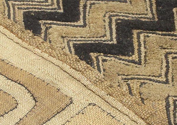 ラフィア布（草ビロード・中）<アフリカの布：アフリカ雑貨アザライ