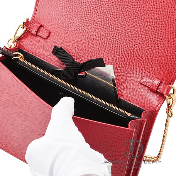 サフィアーノレザー チェーンウォレット ショルダーバッグ レッド 赤