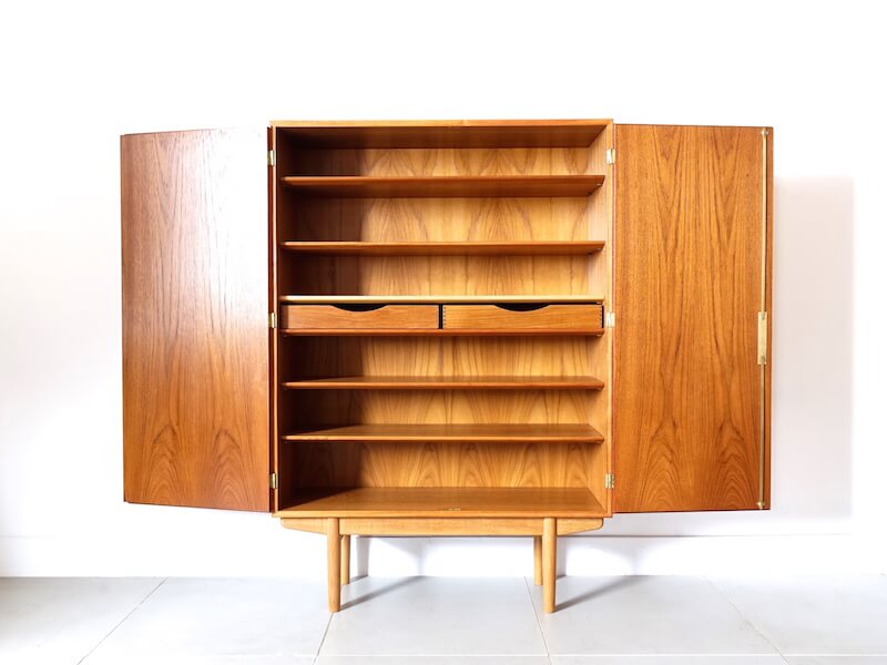 Bellbet | ボーエ・モーエンセン キャビネット Cabinet by Borge