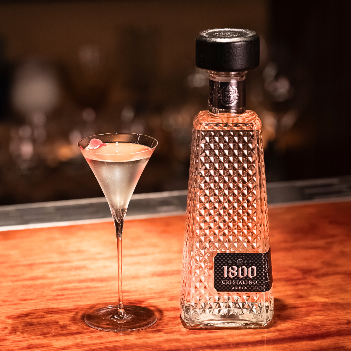 熟成感とみずみずしさを持つ 『1800クリスタリーノ』で、香り立つ