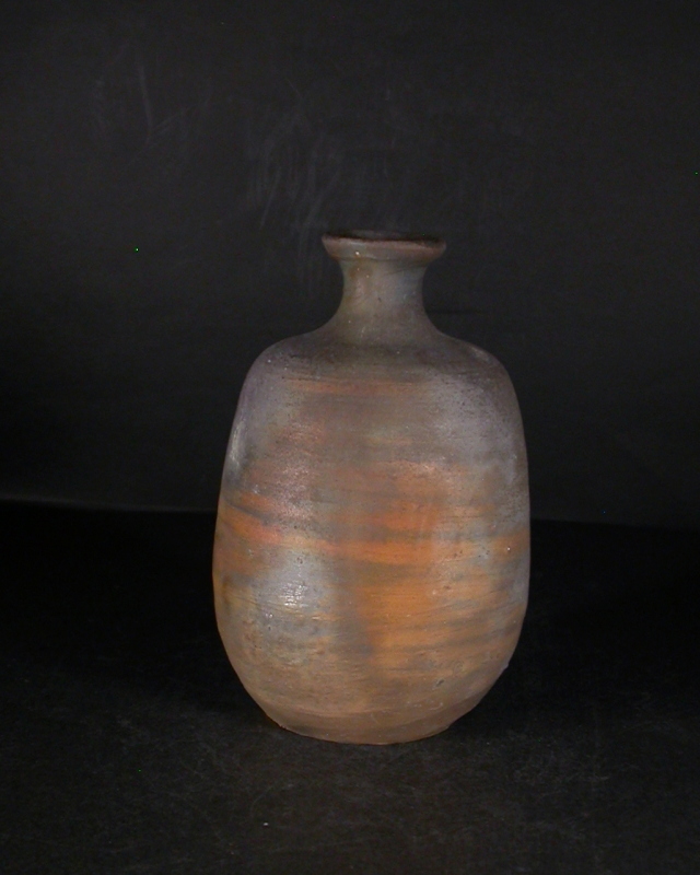 e1726 伊勢崎淳 共箱 備前焼 花入 徳利 一輪挿し e1726 伊勢崎淳 共箱