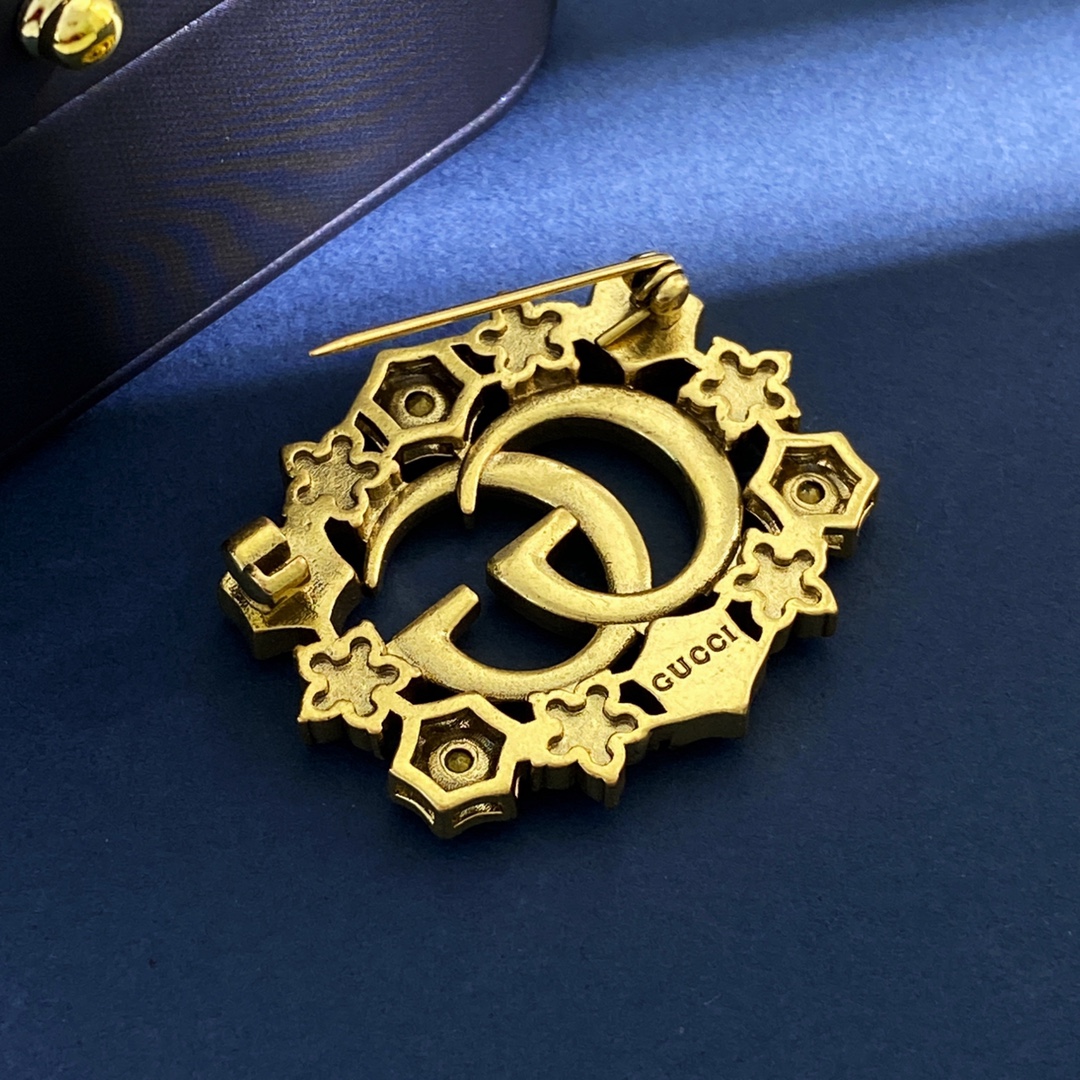 グッチ ブローチ，グッチ 蜂 ブローチ，Gucci - グッチ ブローチ