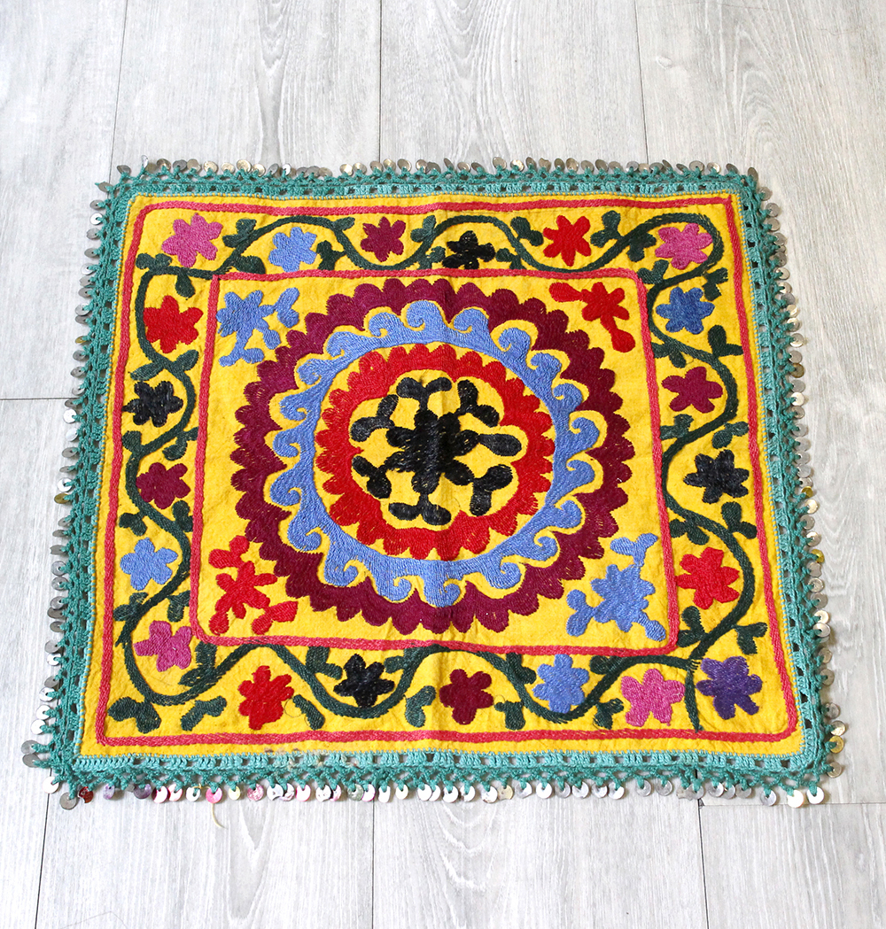 オールドスザンニ(スザニ)・ウズベキスタンの刺繍布 Uzbekistan Suzani