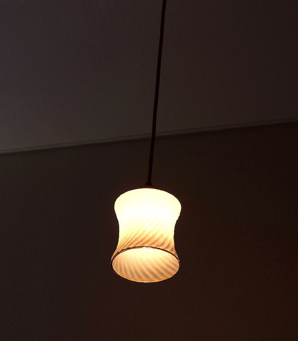 ペンダントライト ガラス おしゃれ ホワイト アンティーク レトロ