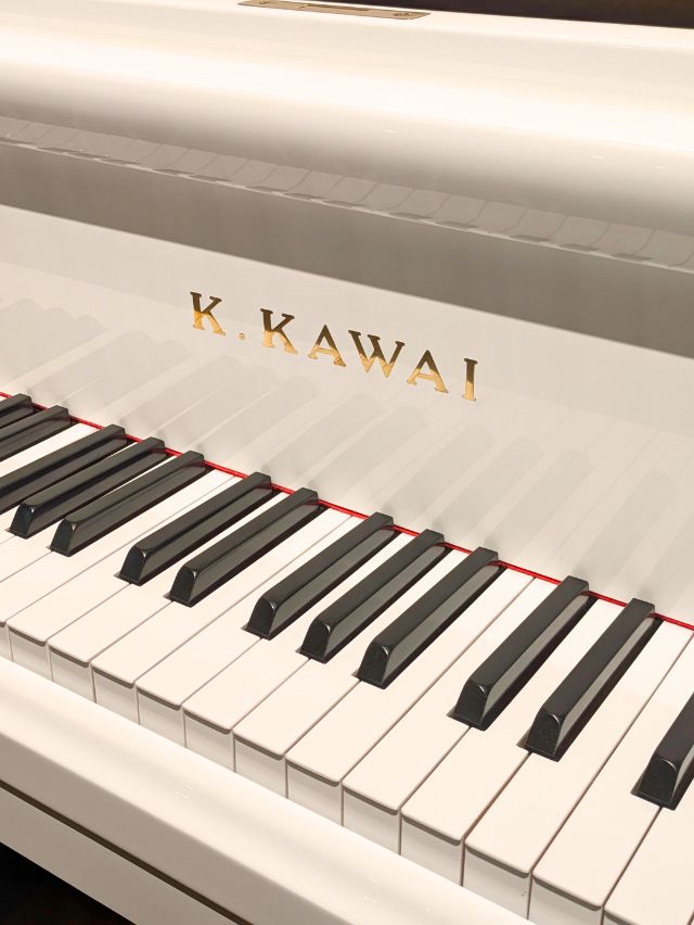ピアノコンシェルジュ ご紹介！ KAWAI（カワイ）GS30ホワイト ｜ 世界