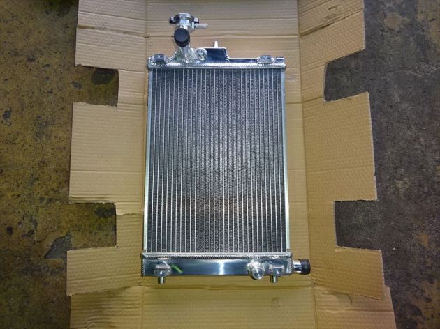 アルトワークス HA36S R06A Greddy ラジエター取付です！｜車の