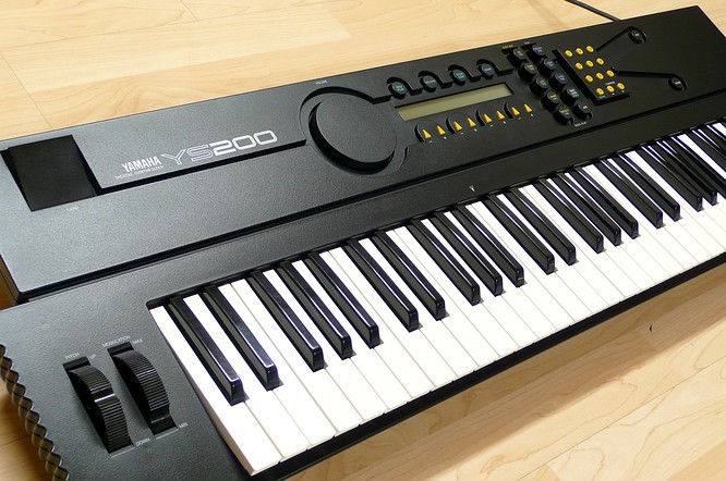 Yamaha YS200 & EOS YS-200 @ deep!sonic