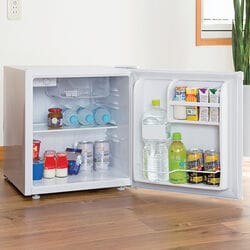 46リットル冷蔵庫(ホワイト): キッチン／はぴねすくらぶ
