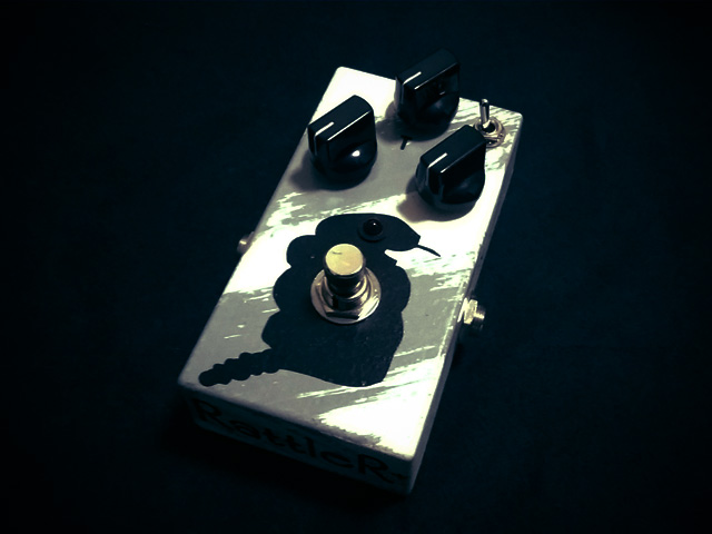 JAM Pedals Rattler +」をレビュー！RATの進化系エフェクター | 魔法の