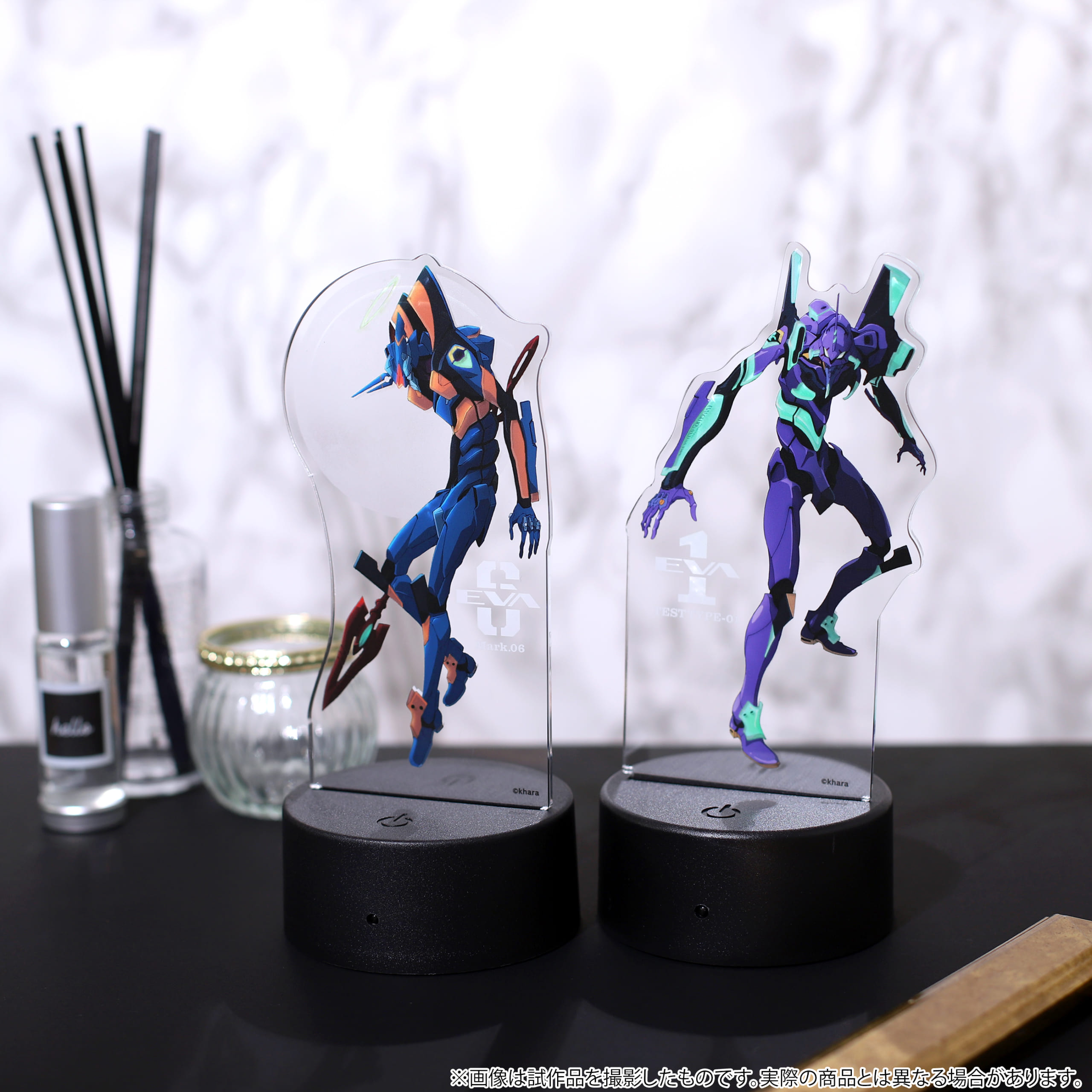 新商品：アクリルスタンドが光輝く！初号機とMark.06のイルミナ