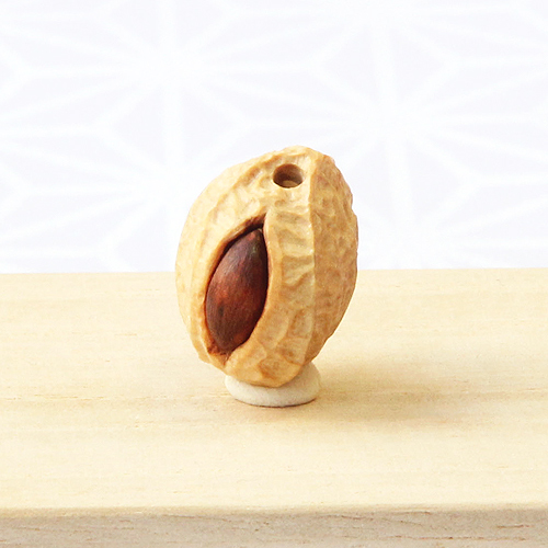 黄楊根付 落花生（1粒実入り）【岡壱名入り】【2018年12月25日公開