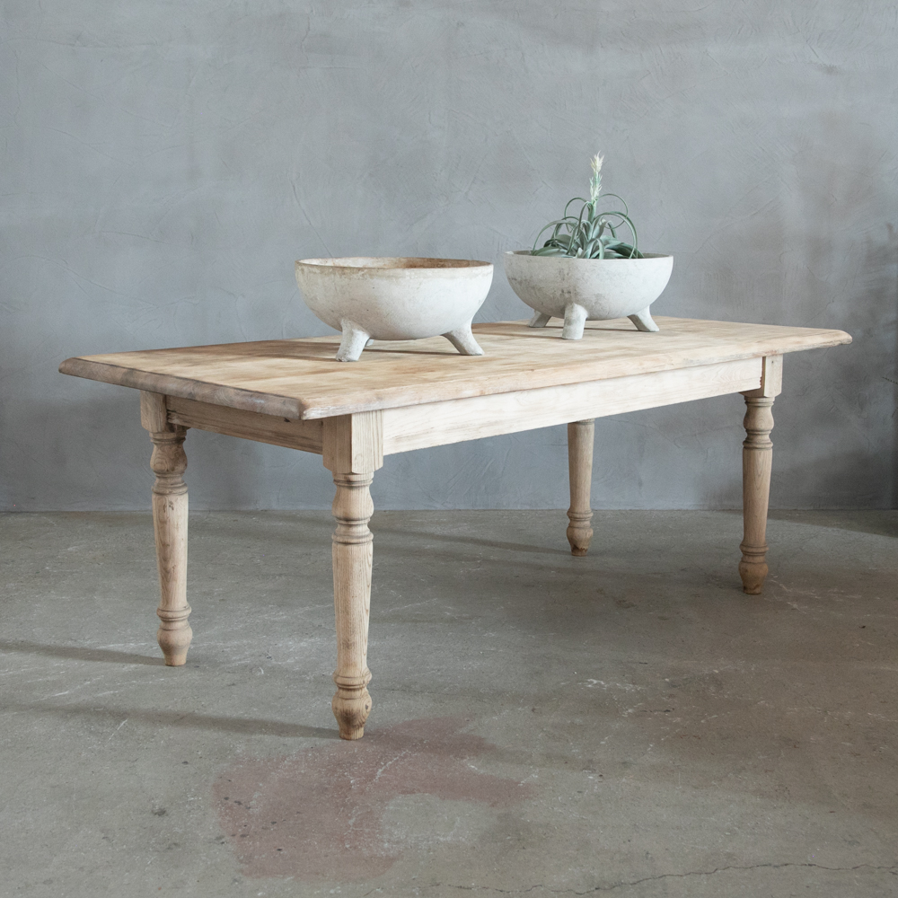 ヨーロッパアンティークテーブル