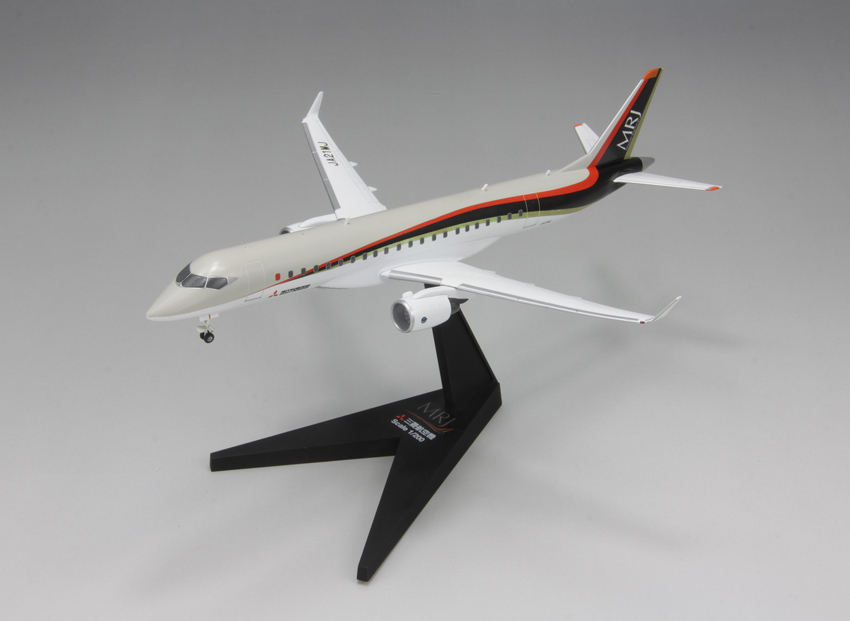 三菱航空機 MRJ 1:100 模型 三菱航空機 MRJ 1:100 模型 三菱航空機 MRJ 1: