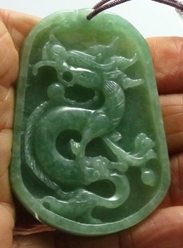 ミャンマー産天然翡翠彫刻＆アクセサリー専門店 【中国美術】天然翡翠