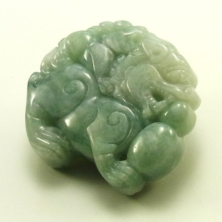 ミャンマー産天然翡翠彫刻＆アクセサリー専門店