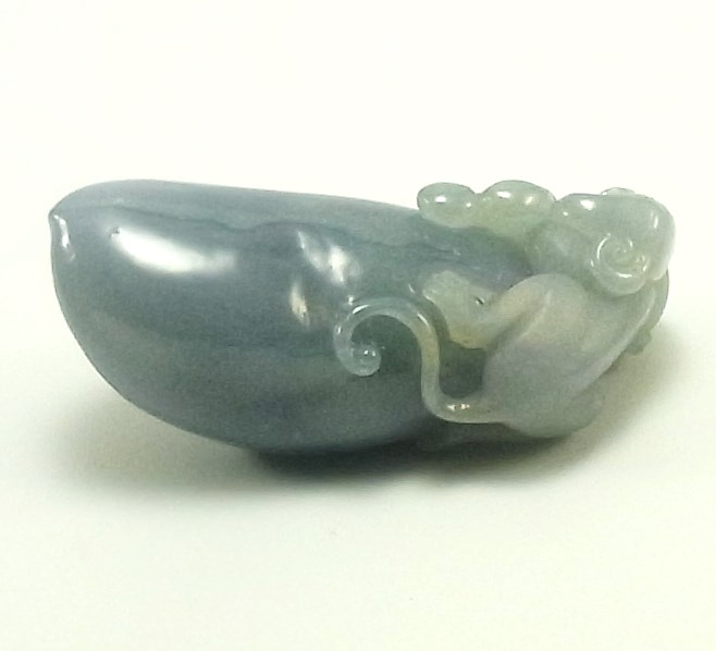 玉石翡翠 猿と果物の彫刻 玉石翡翠 猿と果物の彫刻 玉石翡翠 猿と果物