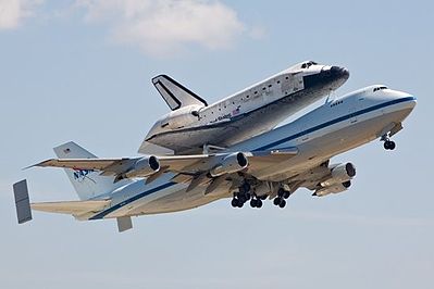 DML NASA Space Shuttle Discovery w/747-100 SCA