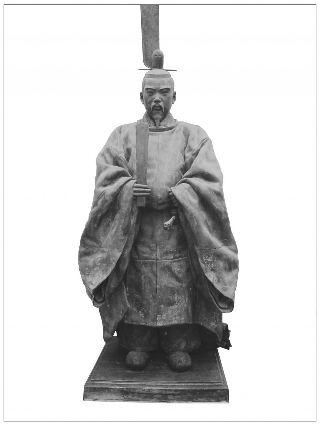 亀山上皇奉安殿のご案内 （県庁前の東公園にそびえ立つ銅像の原型