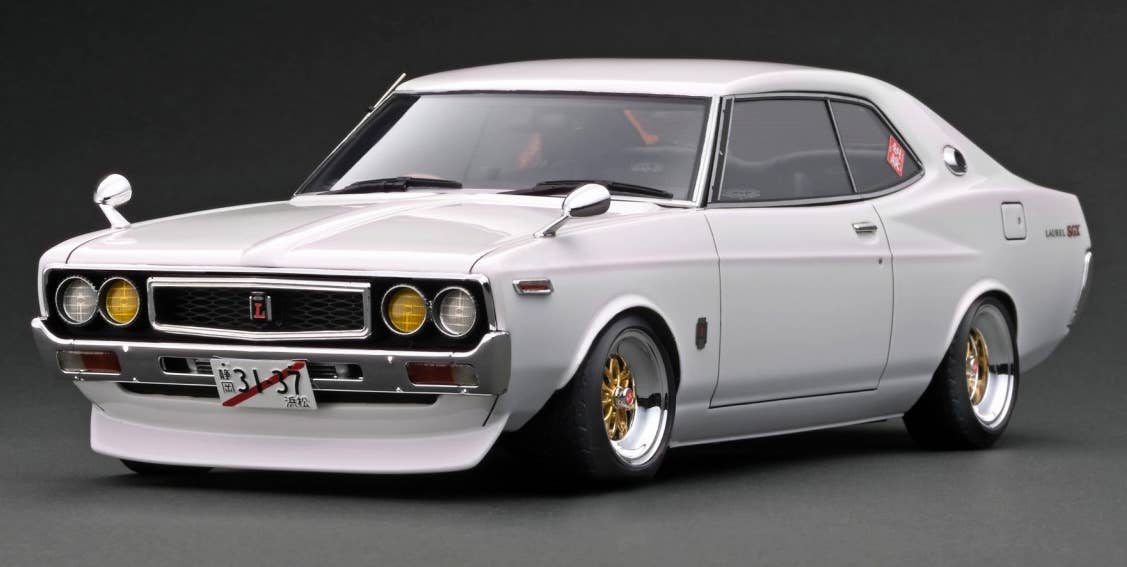 Nissan Laurel 2000SGX (C130) Metallic White / Purple | HLJ.com