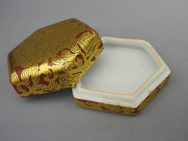 道具 ] - 道具 小野珀子造 金襴手香合（共箱） | ネットショップ圭 【古