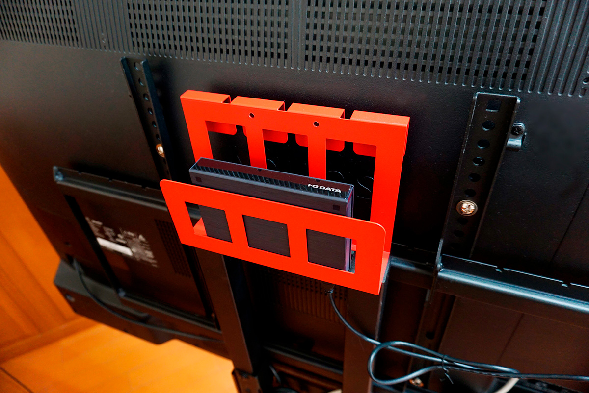 壁寄せテレビスタンド「WALL V3」×コンパクトな録画用HDD「トロッカ