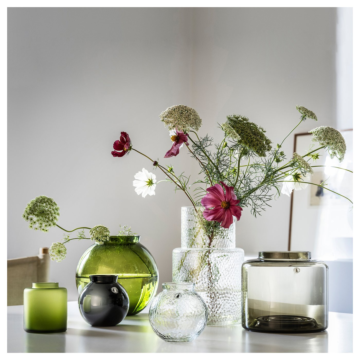 IKEAの花瓶とガーベラの鉛筆画 IKEAの花瓶とガーベラの鉛筆画 美術品