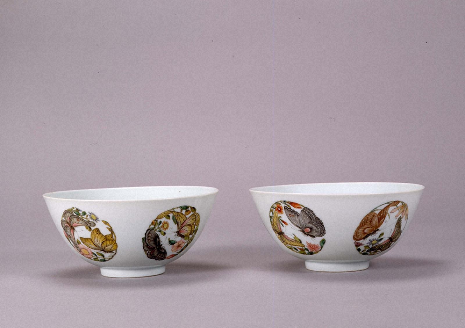 中国 江西景徳鎮 粉彩 花蝶文碗 M R4459 中国 江西景