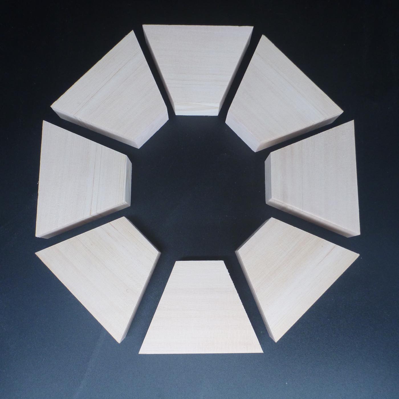 仏像彫刻用木材 台座 八角形 KOCTAGON-1 縦200×横200×厚み26 – 大阪木楽屋