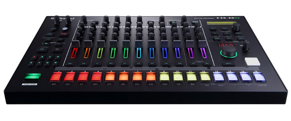 RolandのAIRA最高品質の新たなリズムマシンTR-8Sをご紹介いたします！