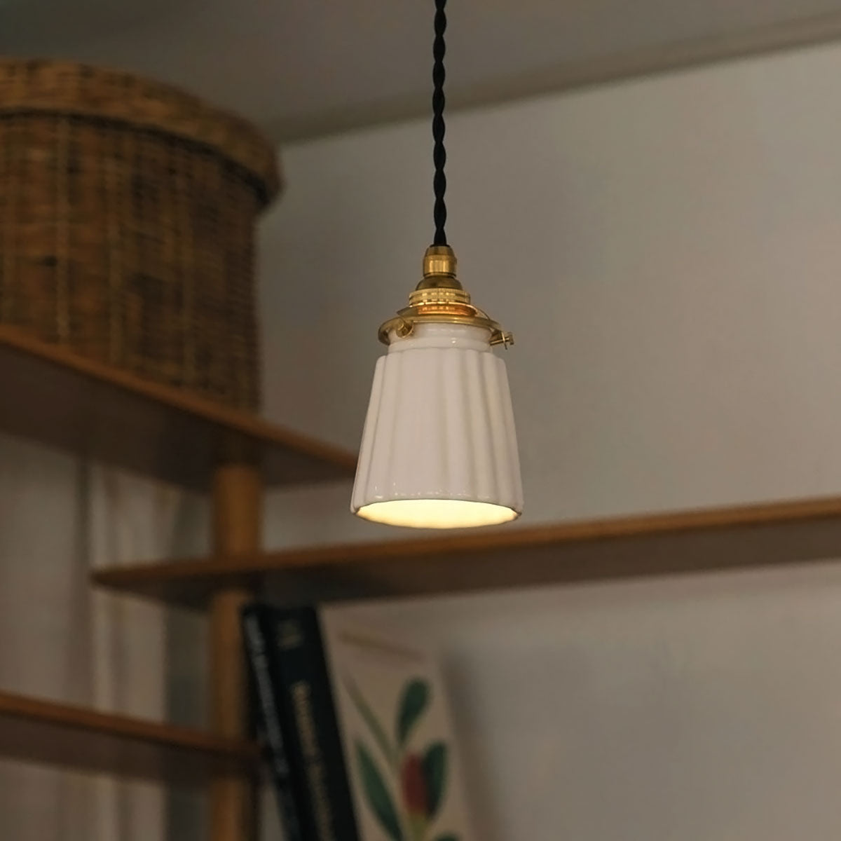 ☆美品☆オルネドフォイユ 木製ペンダントライト 1個（白コード） ☆美