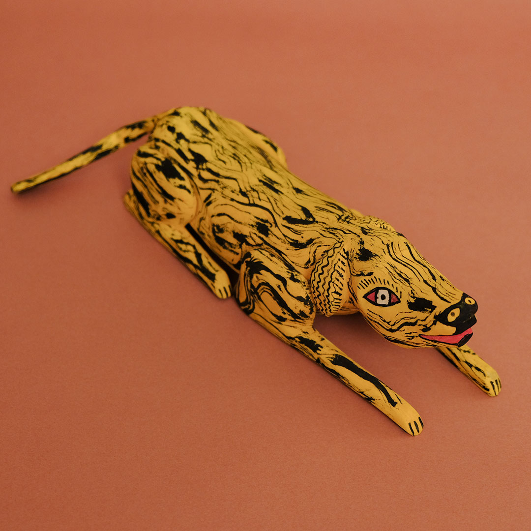 OAXACAN WOOD CARVING オアハカンウッドカービング 読書する犬 OAXACAN