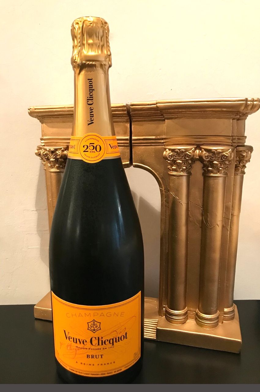 Veuve Clicquot - Veuve Clicquot Ponsardin Brut Yellow Label