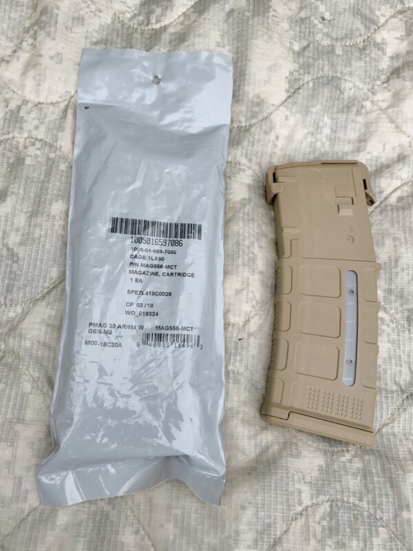 米軍MAGPUL P-MAG 30 FDE マガジン カート2本付き 米軍MAGPUL P-MAG 30